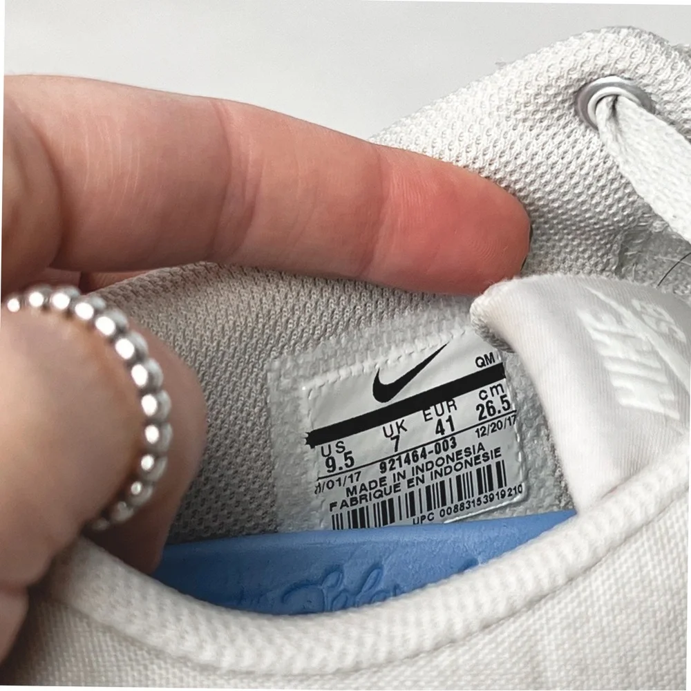 Nike SB Check Solarsoft Low Top Sneaker